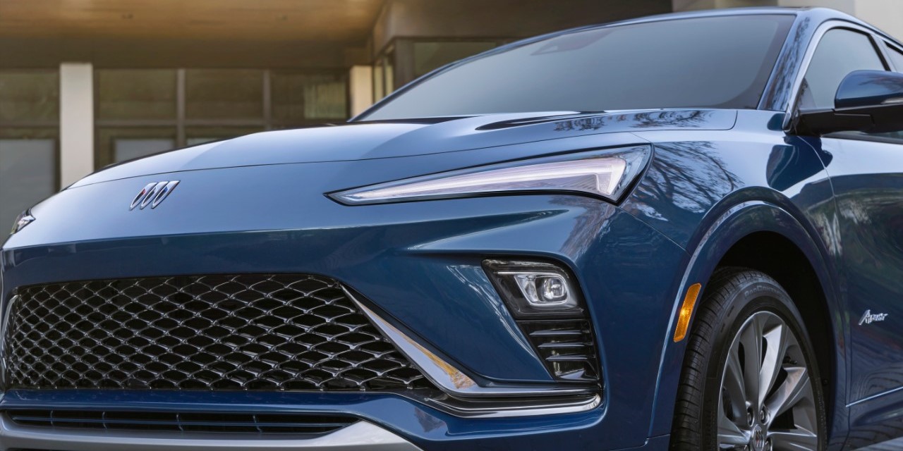 BUICK INTRODUCES FIRST-EVER ENVISTA, A PREMIUM CROSSOVER WITH AN