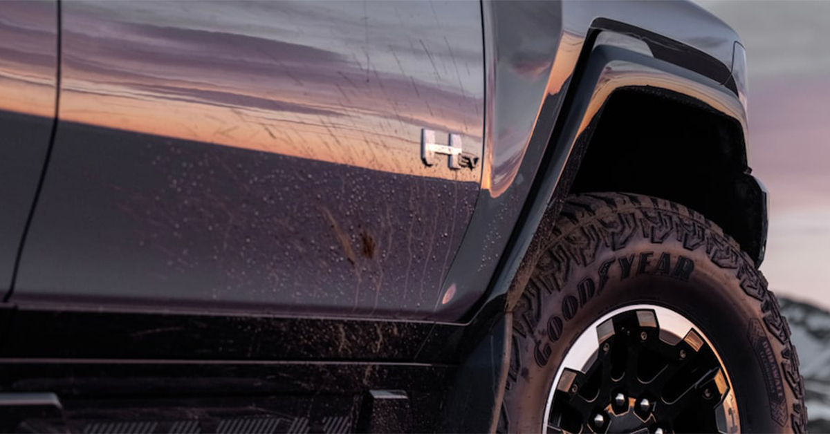 2025 GMC Hummer EV SUV exterior badging and tire