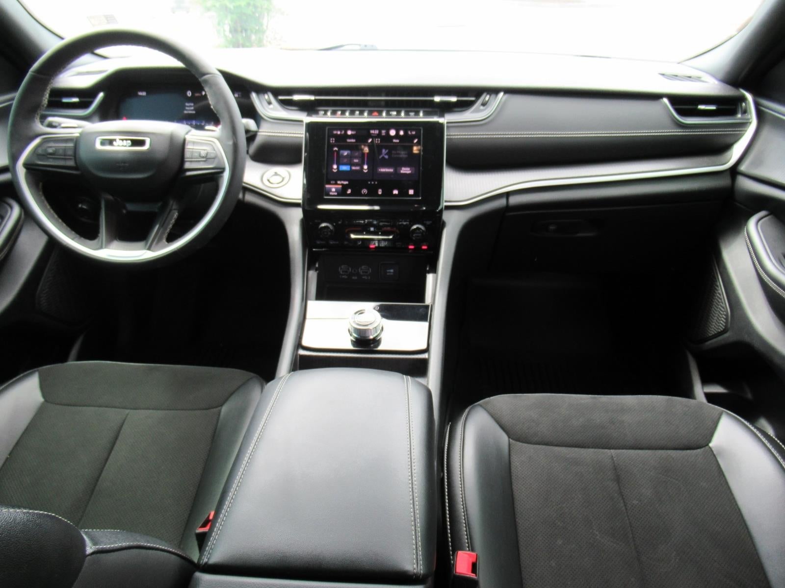 2024 Jeep Grand Cherokee L Altitude - Photo 12