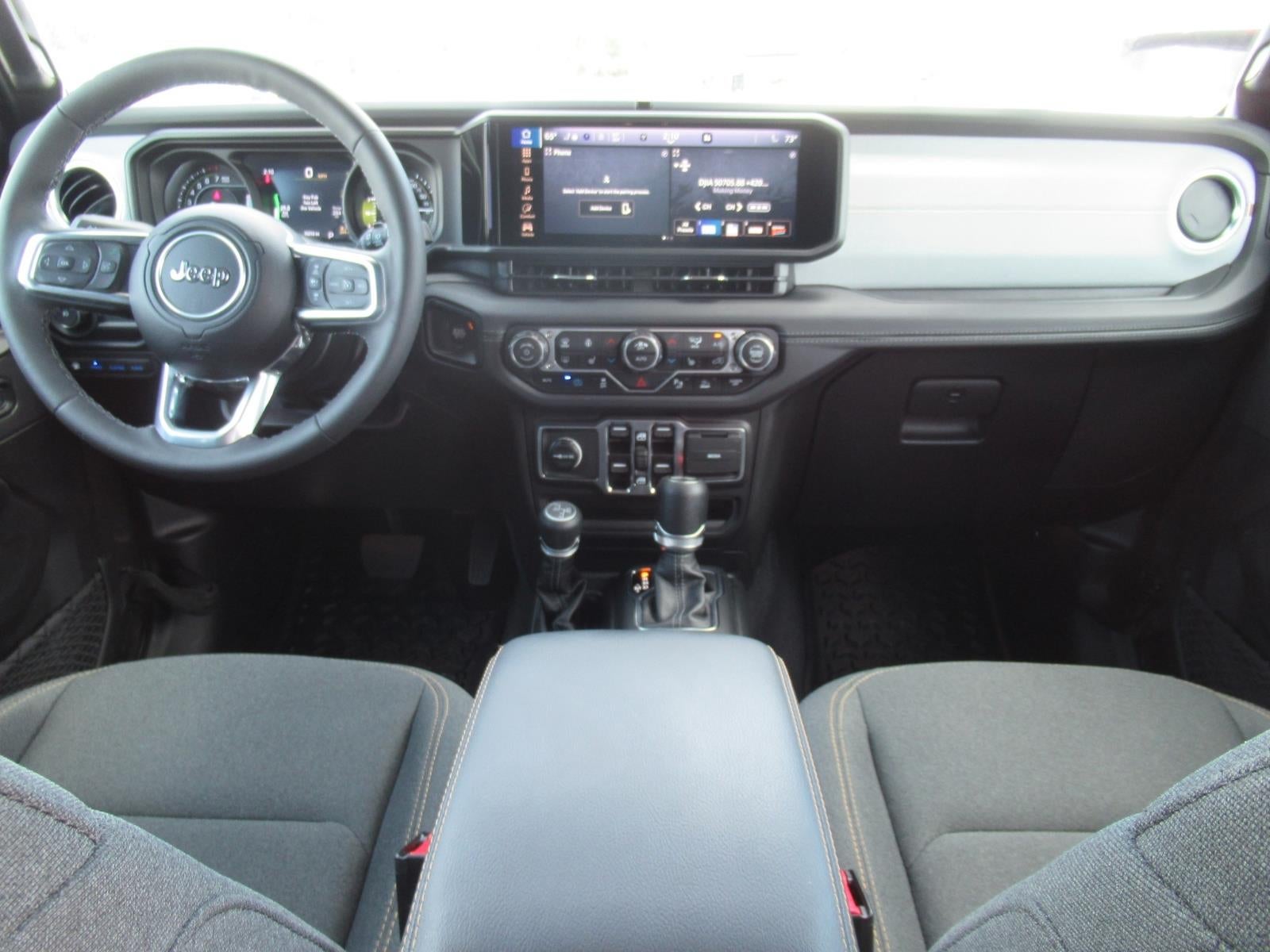 2025 Jeep Wrangler 4xe Sahara