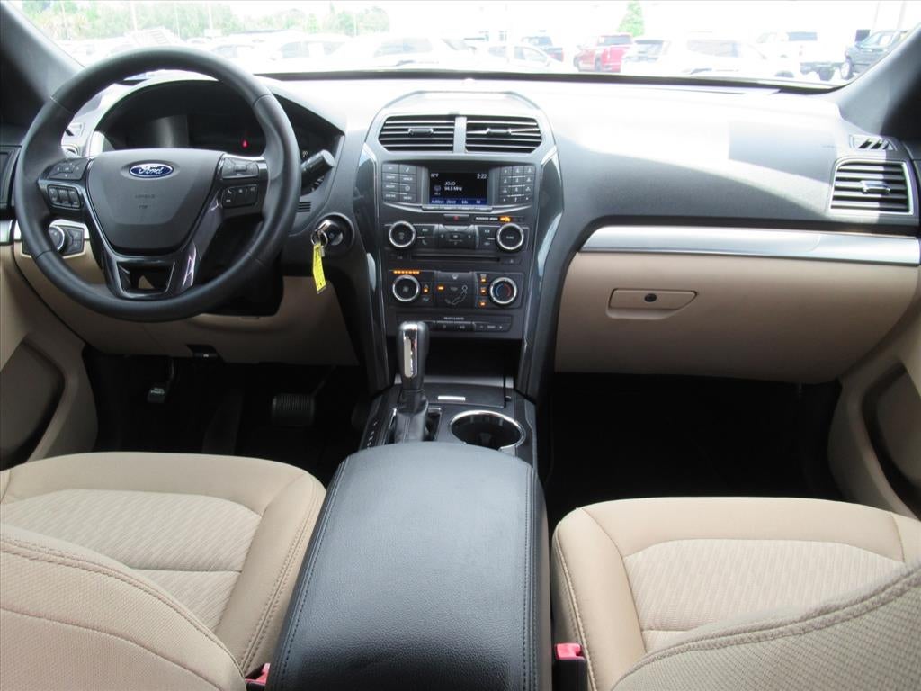 2017 Ford Explorer Base