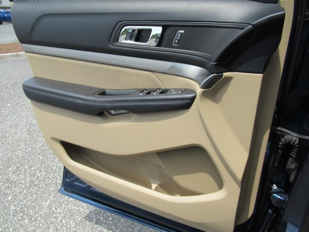 2017 Ford Explorer Base
