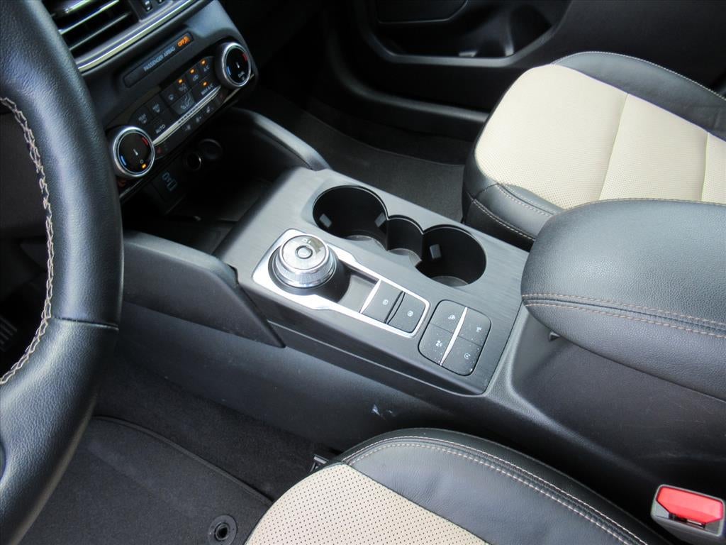 2022 Ford Escape Titanium