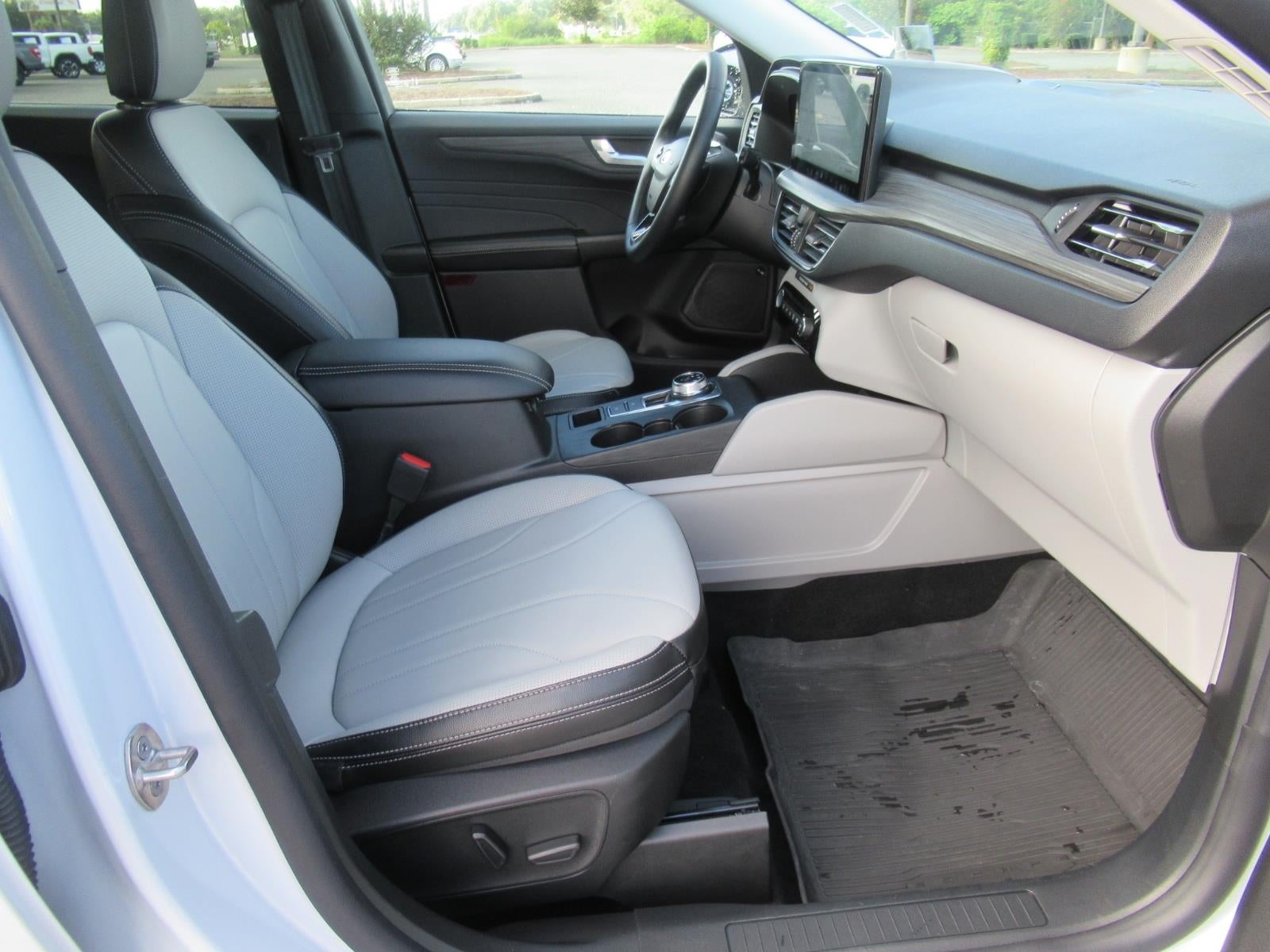 2025 Ford Escape Platinum