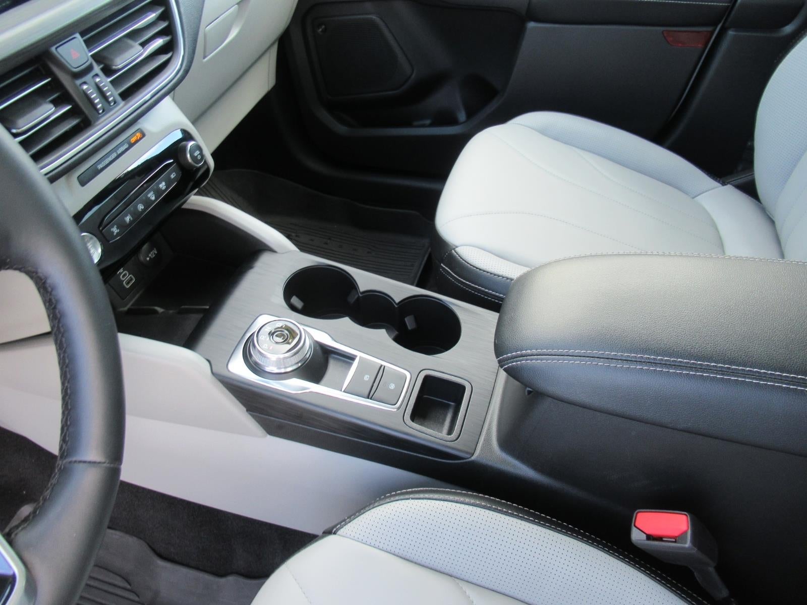 2025 Ford Escape Platinum