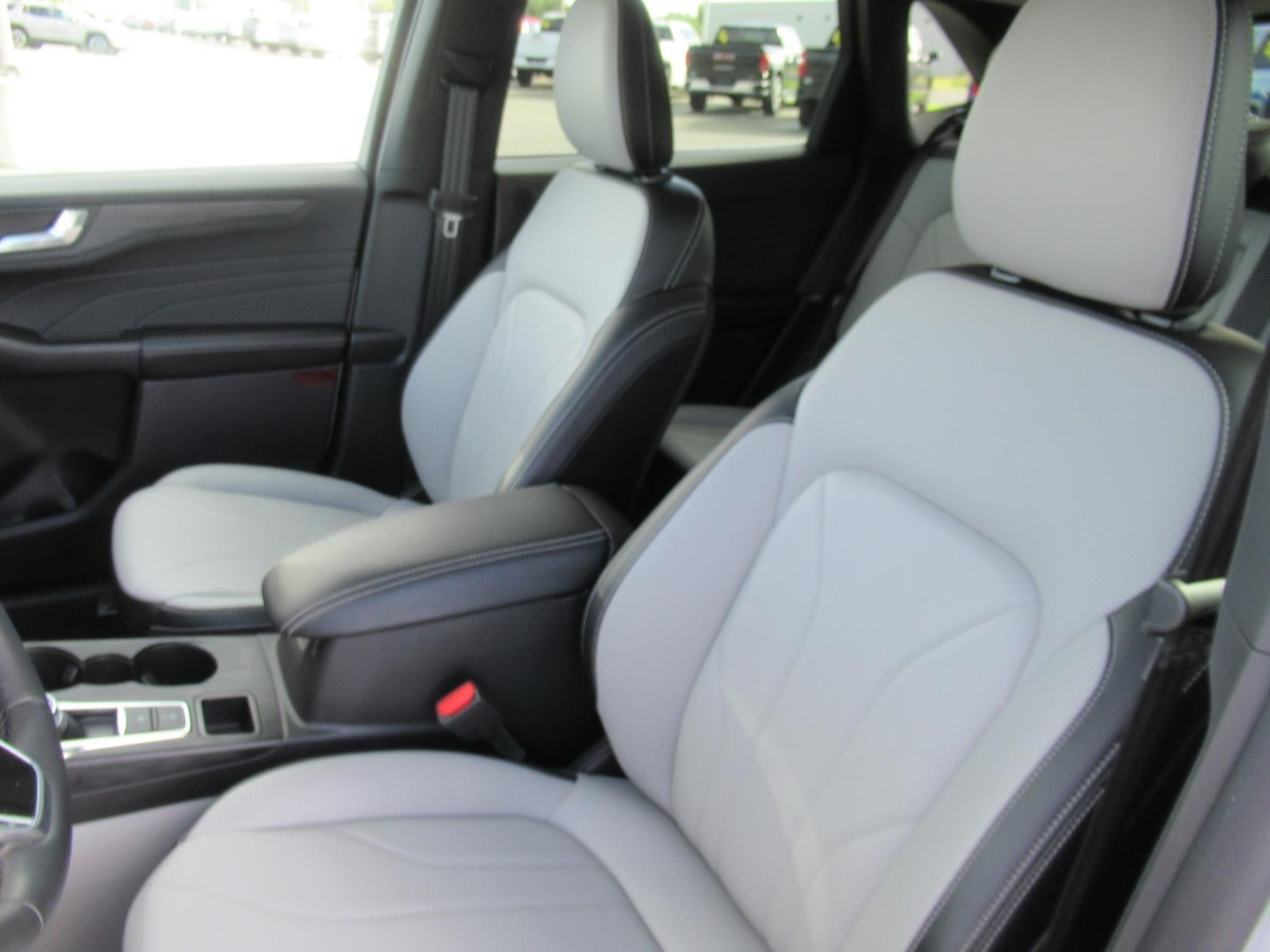 2025 Ford Escape Platinum