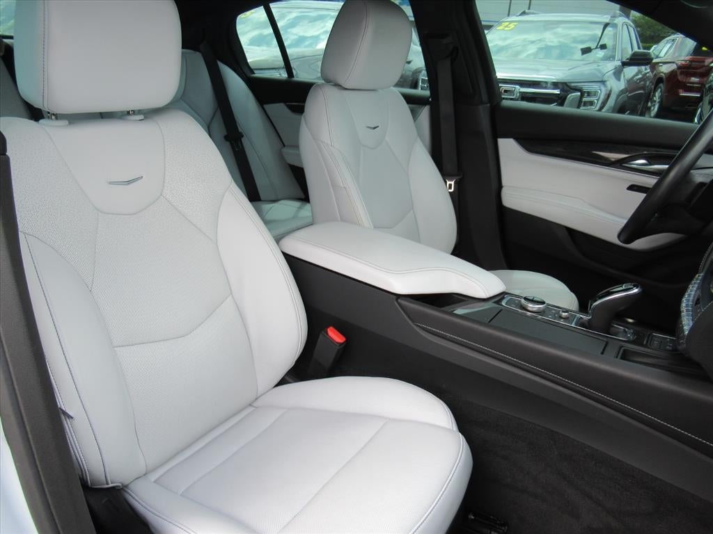 2022 Cadillac CT5 Premium Luxury