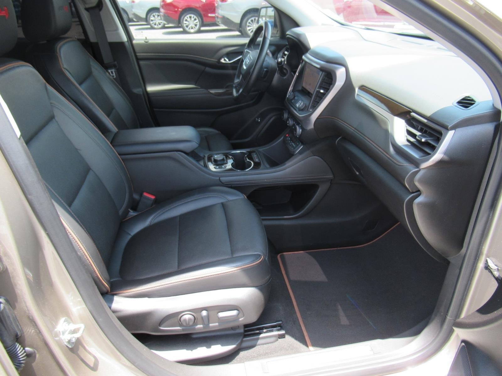 2023 GMC Acadia AT4