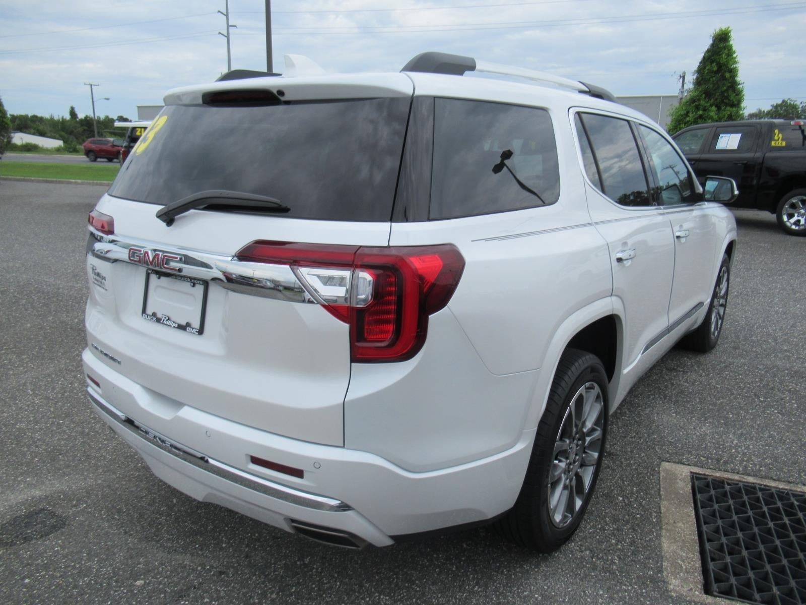 2023 GMC Acadia Denali