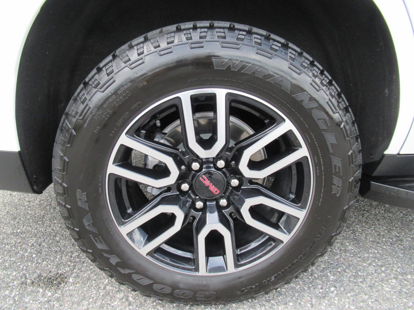 2024 GMC Yukon SLT