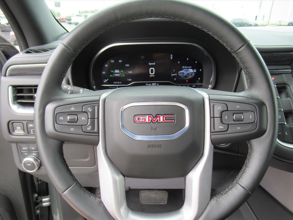 2024 GMC Yukon XL SLT