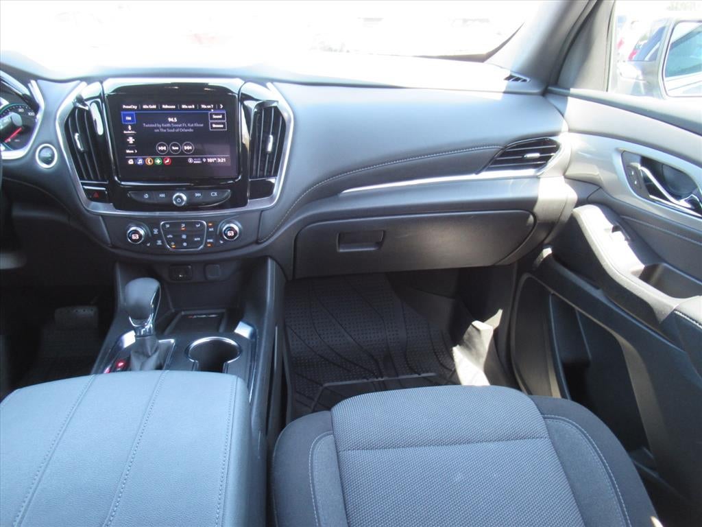 2022 Chevrolet Traverse LT Cloth