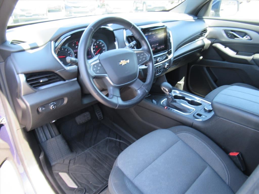 2022 Chevrolet Traverse LT Cloth