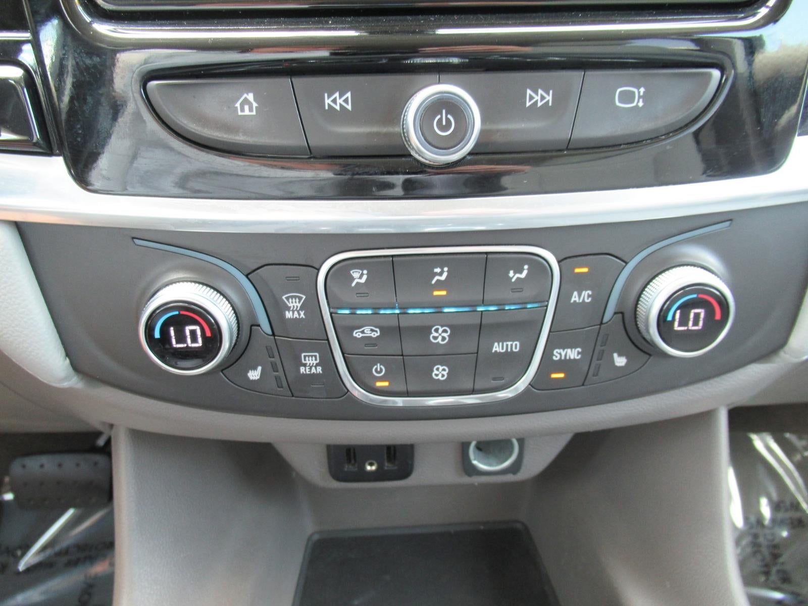2018 Chevrolet Traverse 1LT - Photo 28