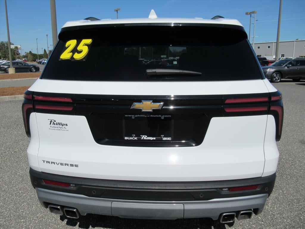 2025 Chevrolet Traverse LT