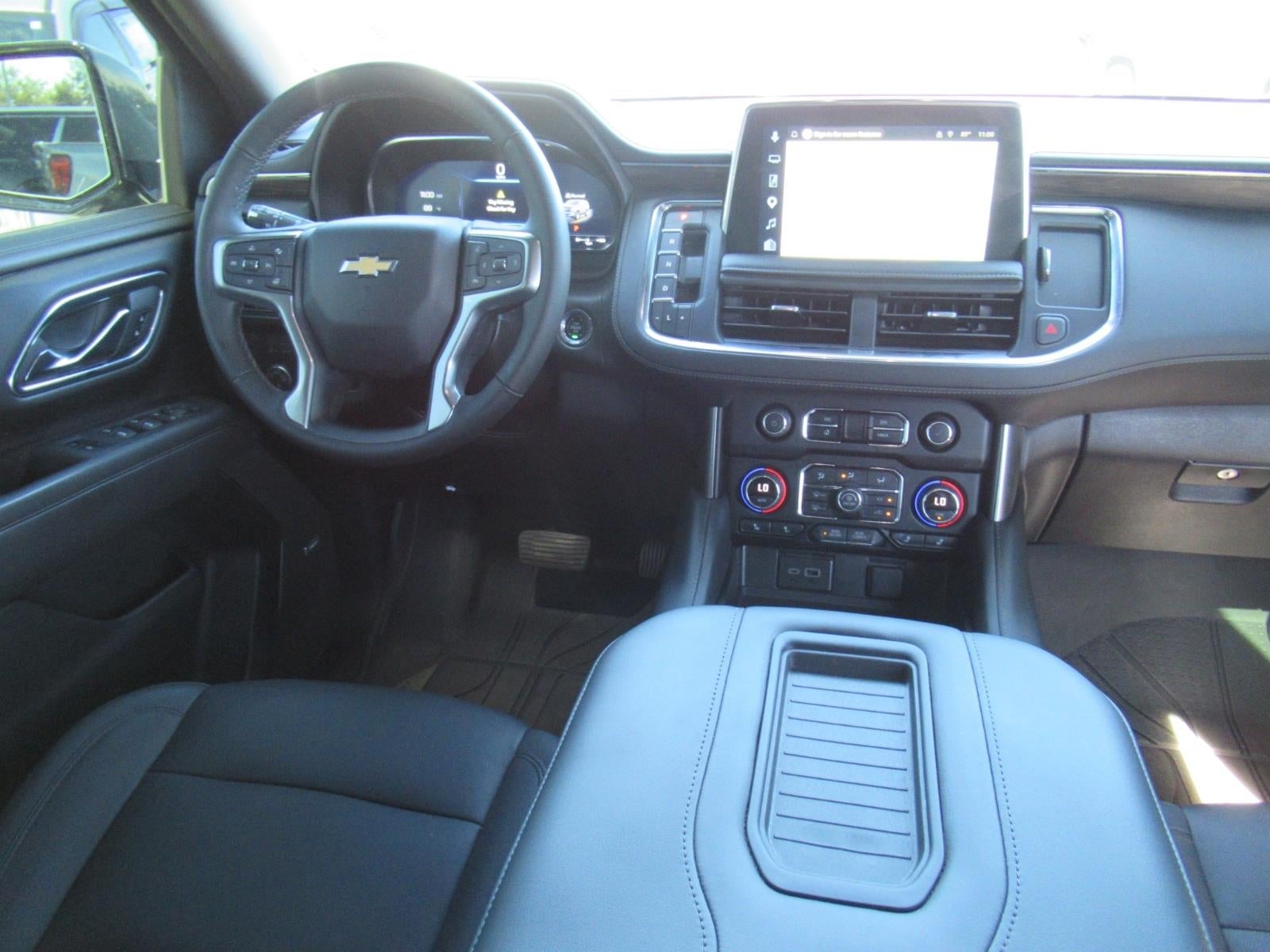 2023 Chevrolet Suburban LT - Photo 13