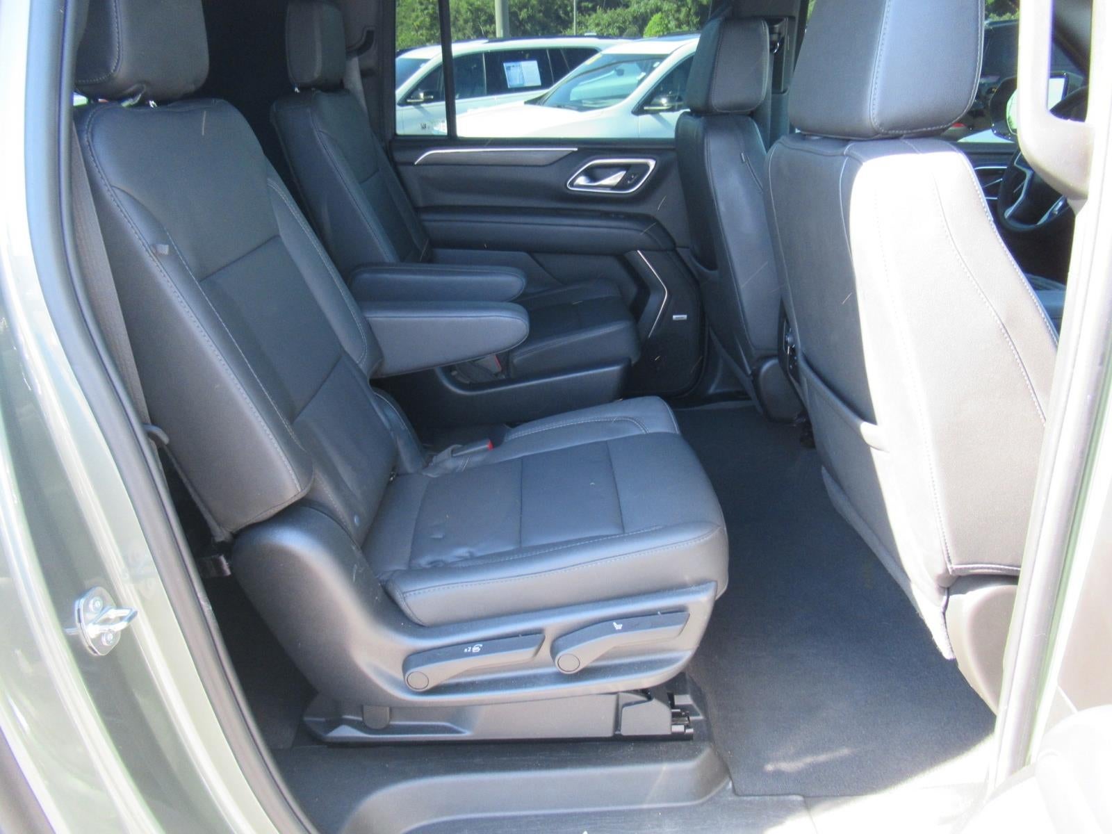 2023 Chevrolet Suburban LT - Photo 30