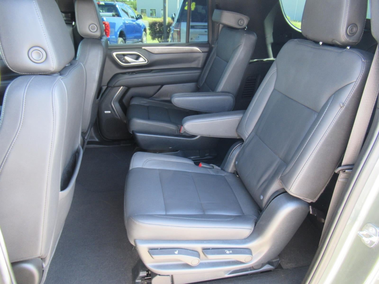 2023 Chevrolet Suburban LT - Photo 35