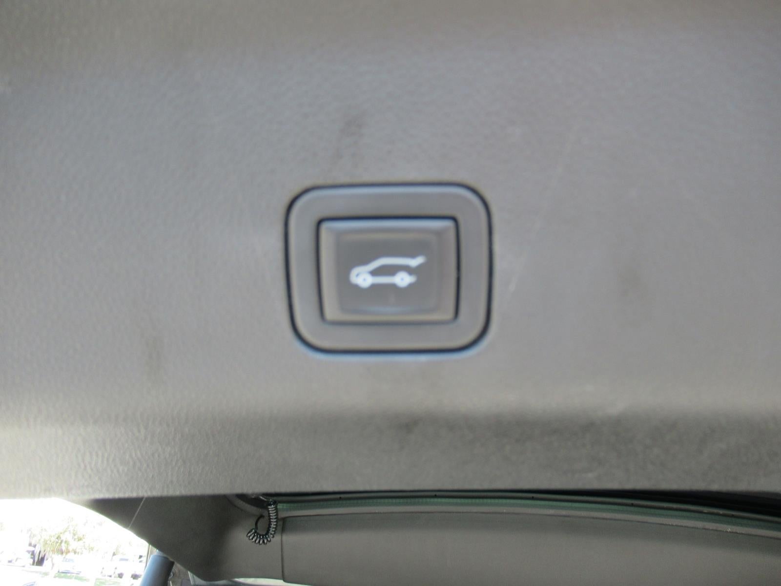 2023 Chevrolet Suburban LT - Photo 37