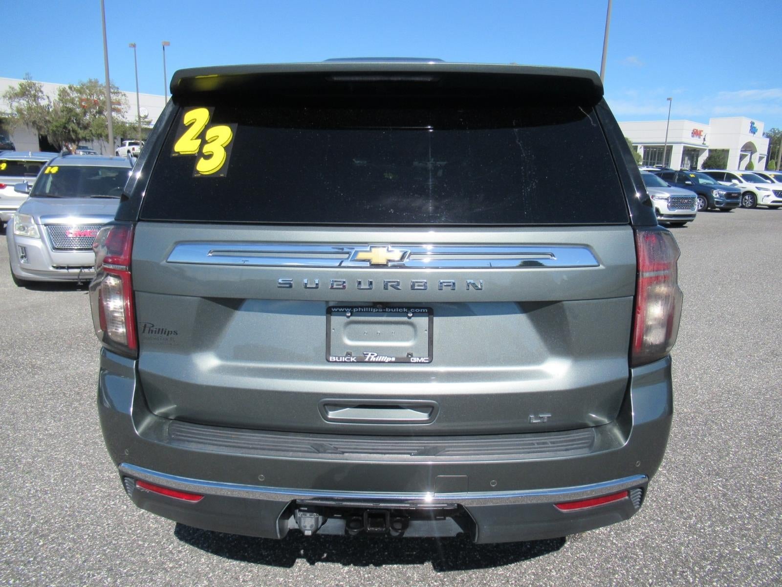 2023 Chevrolet Suburban LT
