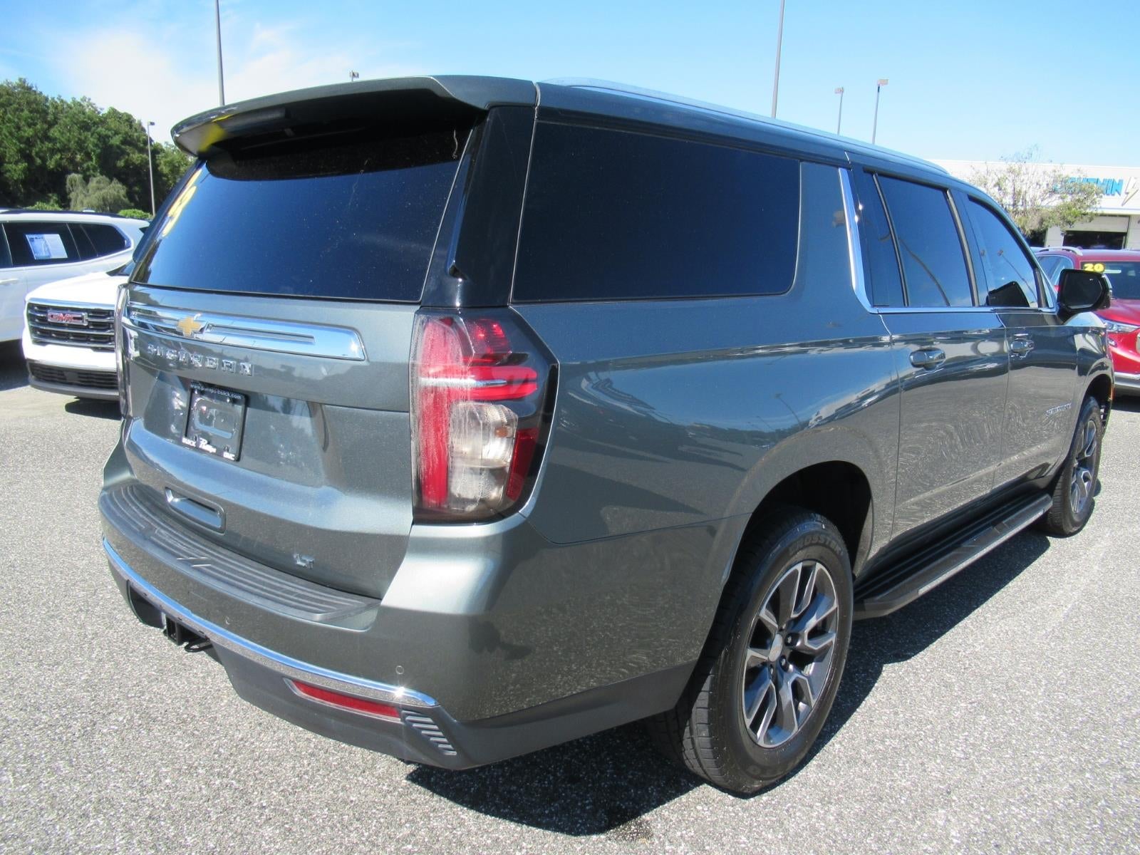 2023 Chevrolet Suburban LT