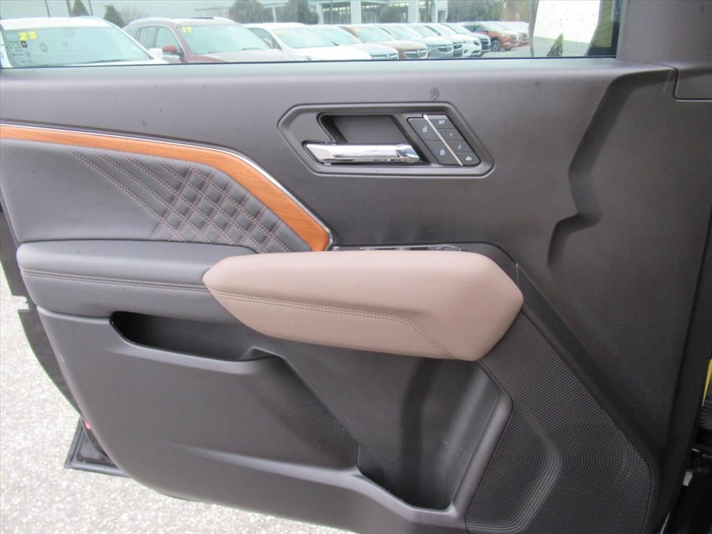 2024 GMC Canyon Denali