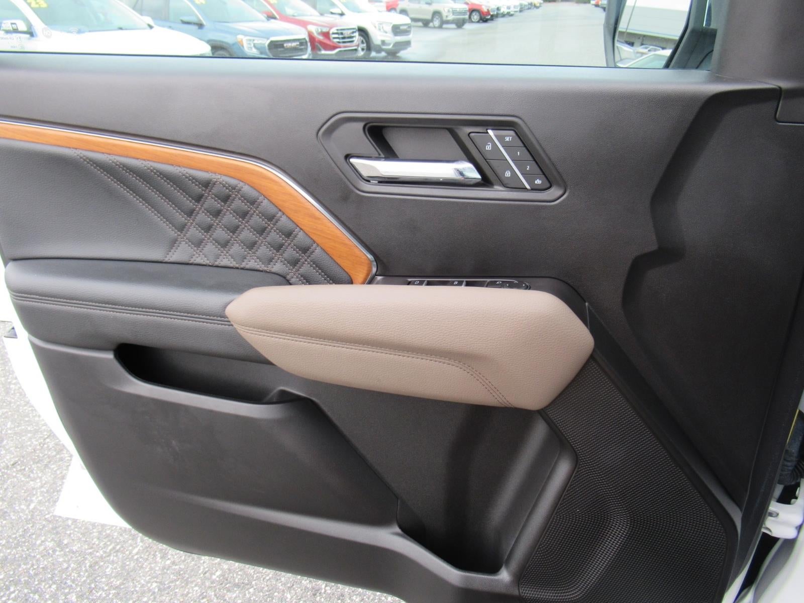 2023 GMC Canyon 4WD Denali