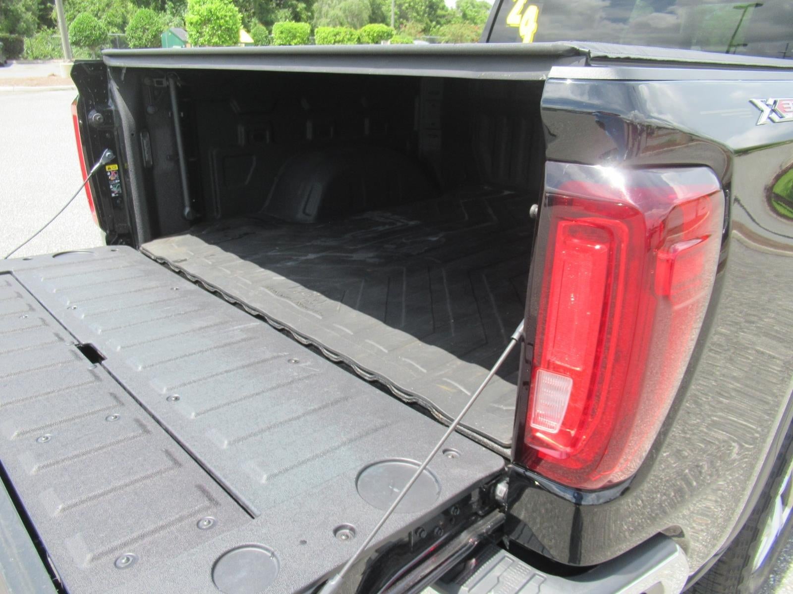 2024 GMC Sierra 1500 SLT - Photo 30