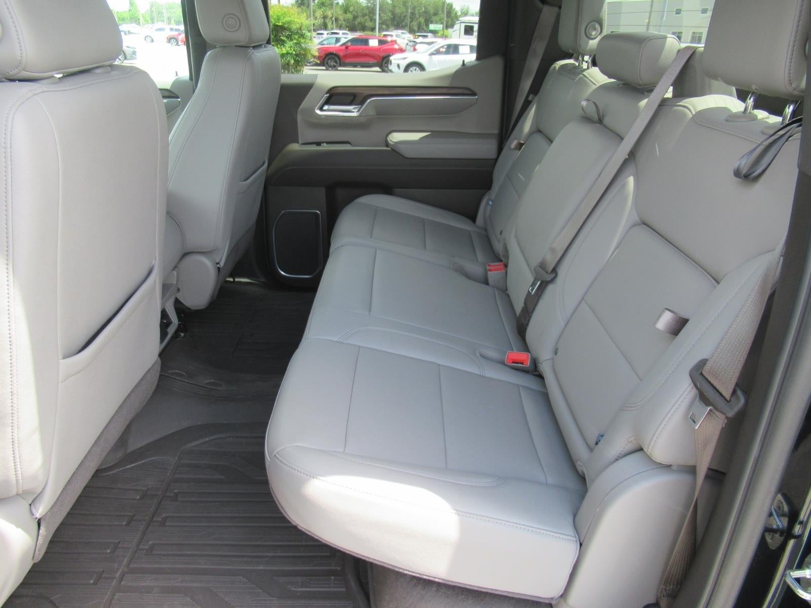 2024 GMC Sierra 1500 SLT - Photo 35