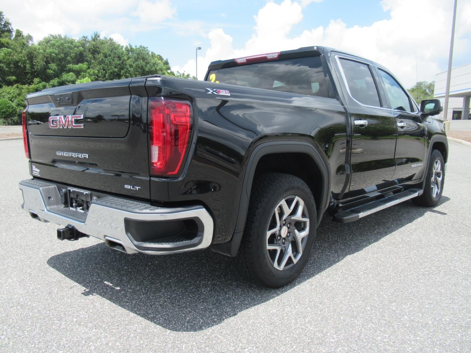 2024 GMC Sierra 1500 SLT - Photo 7