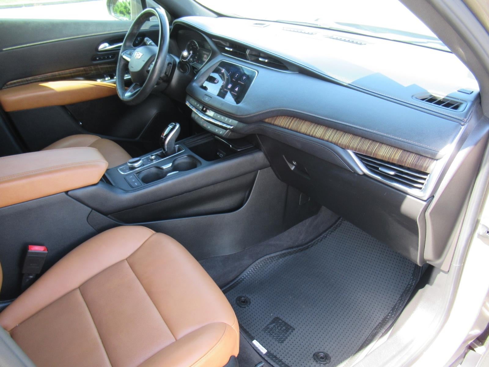 2020 Cadillac XT4 FWD Premium Luxury