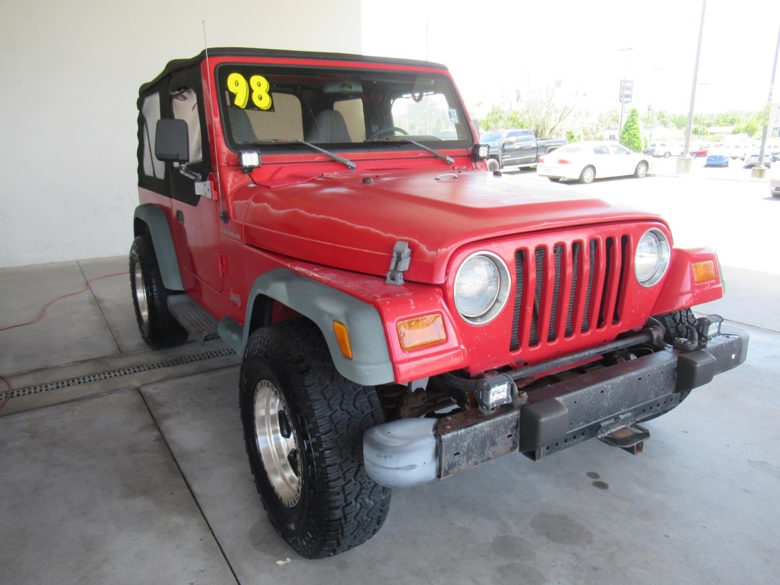 Used 1998 Jeep Wrangler SE with VIN 1J4FY29P5WP791117 for sale in Fruitland Park, FL