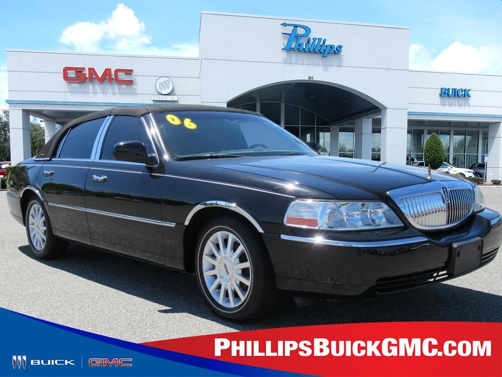 2006 Lincoln Town Car Signature