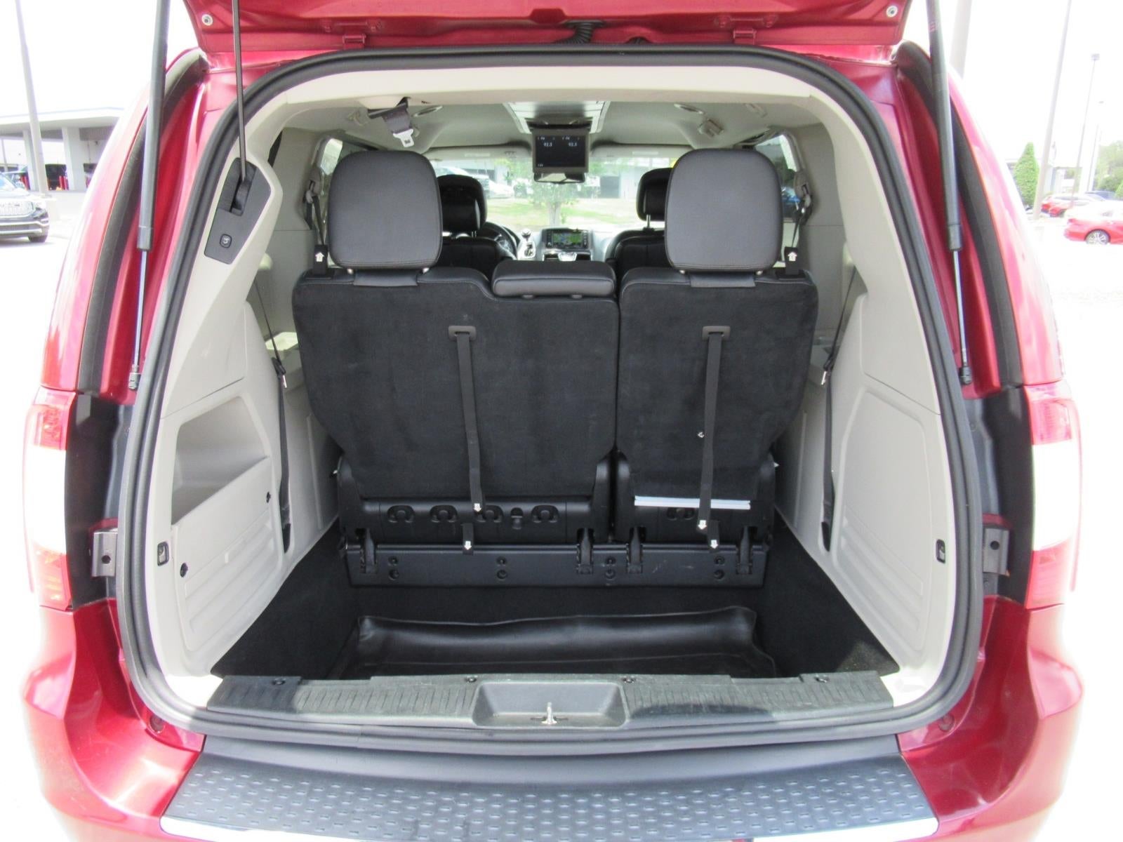 2015 Chrysler Town & Country Touring - Photo 19