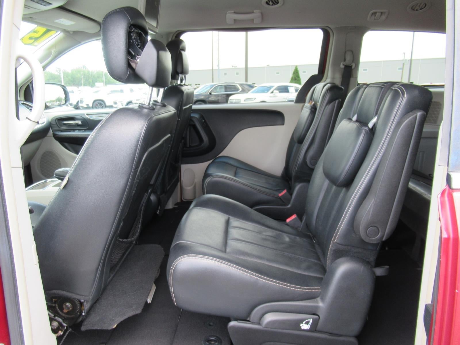 2015 Chrysler Town & Country Touring