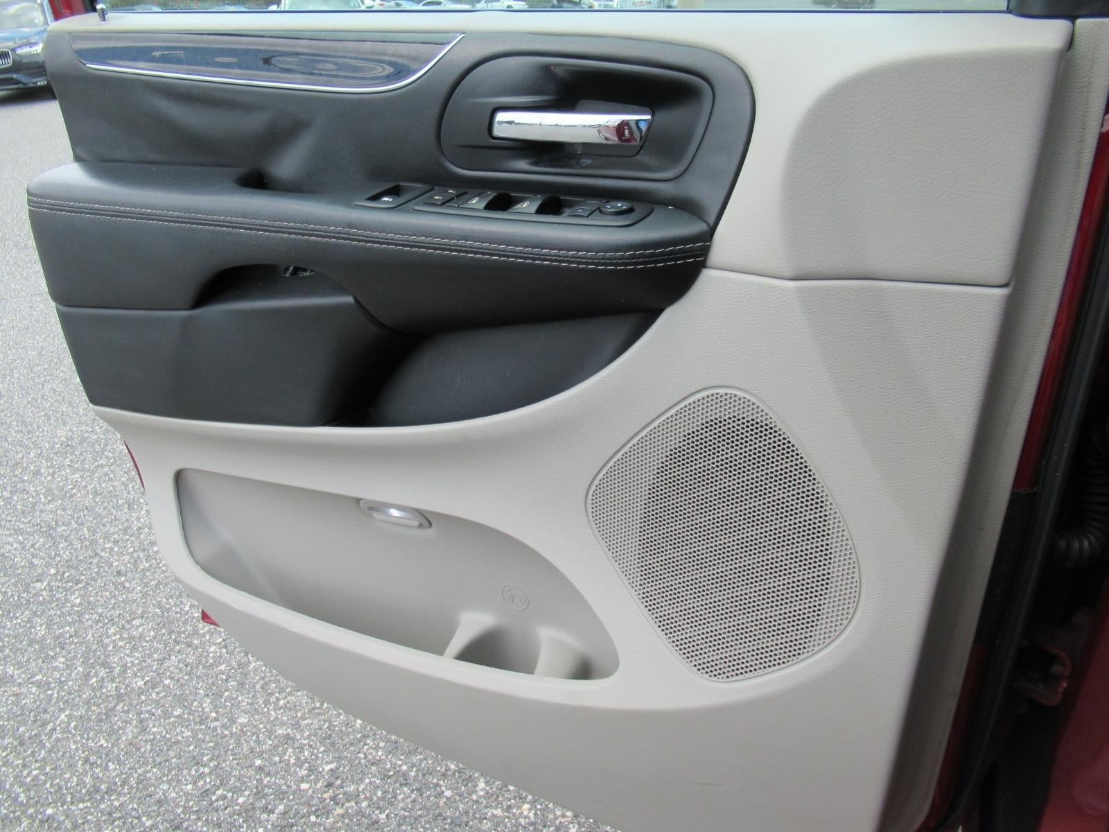 2015 Chrysler Town & Country Touring