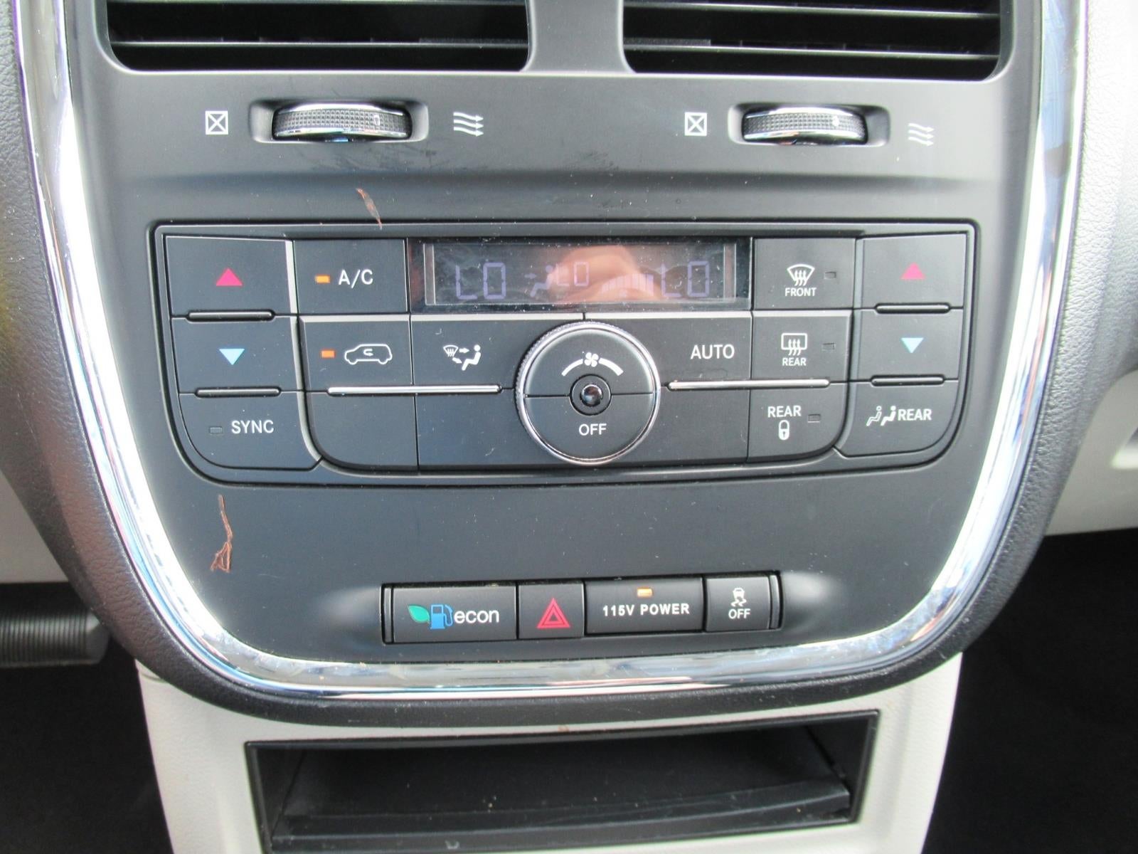 2015 Chrysler Town & Country Touring