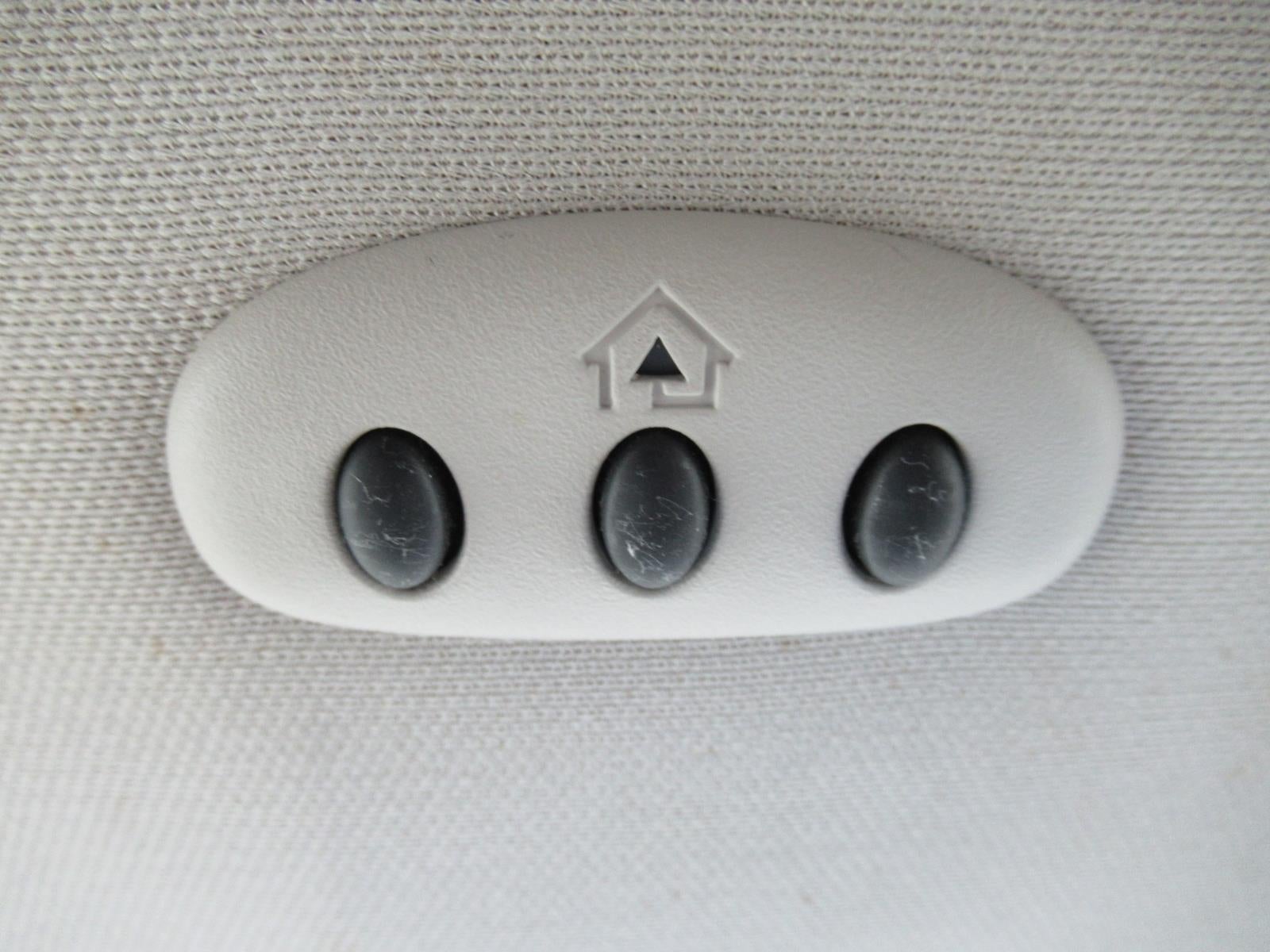 2015 Chrysler Town & Country Touring - Photo 36