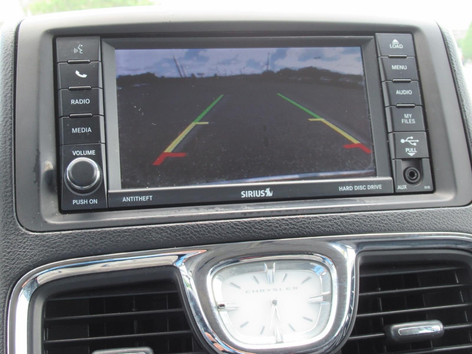 2015 Chrysler Town & Country Touring - Photo 37