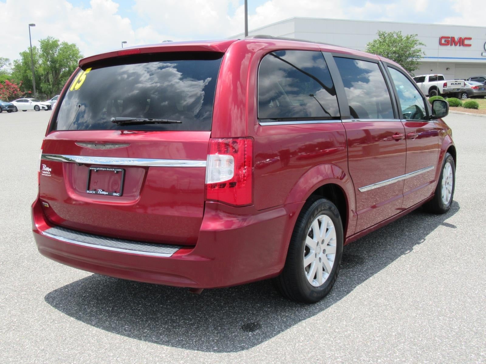 2015 Chrysler Town & Country Touring - Photo 7
