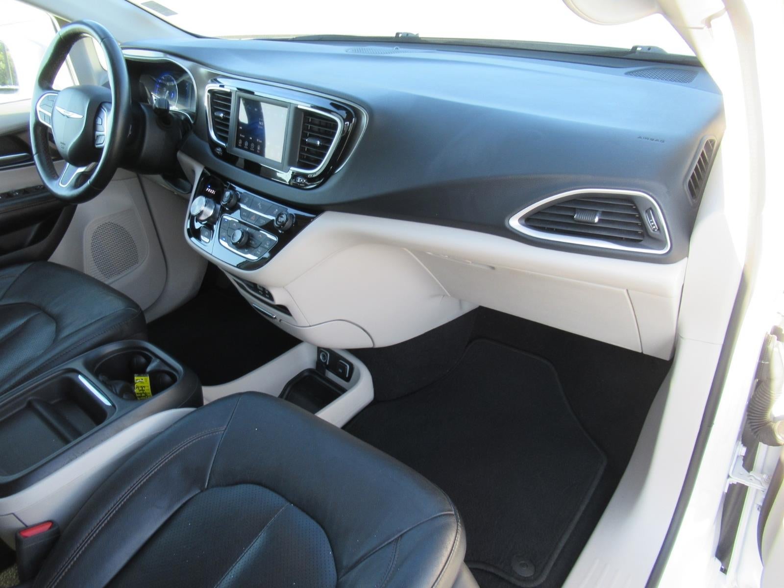 2020 Chrysler Pacifica Touring L - Photo 11