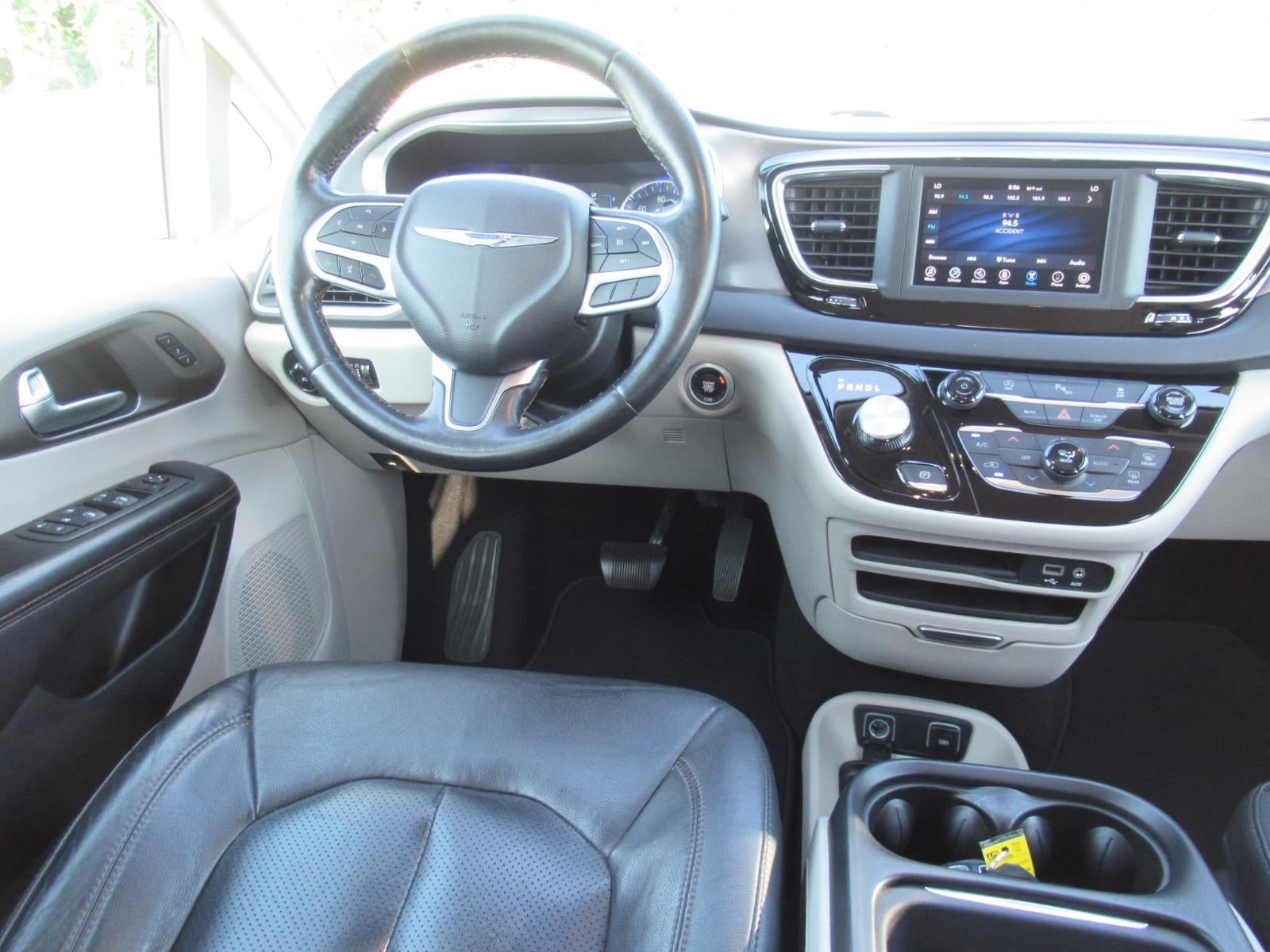 2020 Chrysler Pacifica Touring L - Photo 13