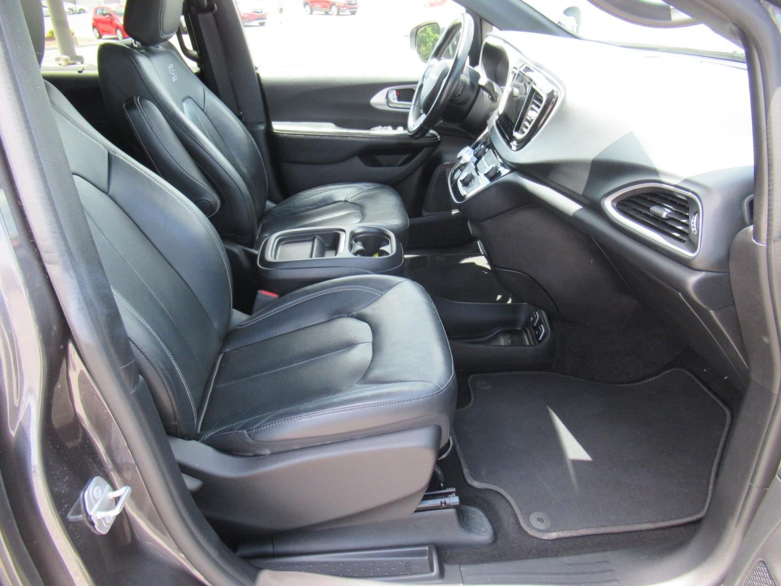 2020 Chrysler Pacifica Touring L