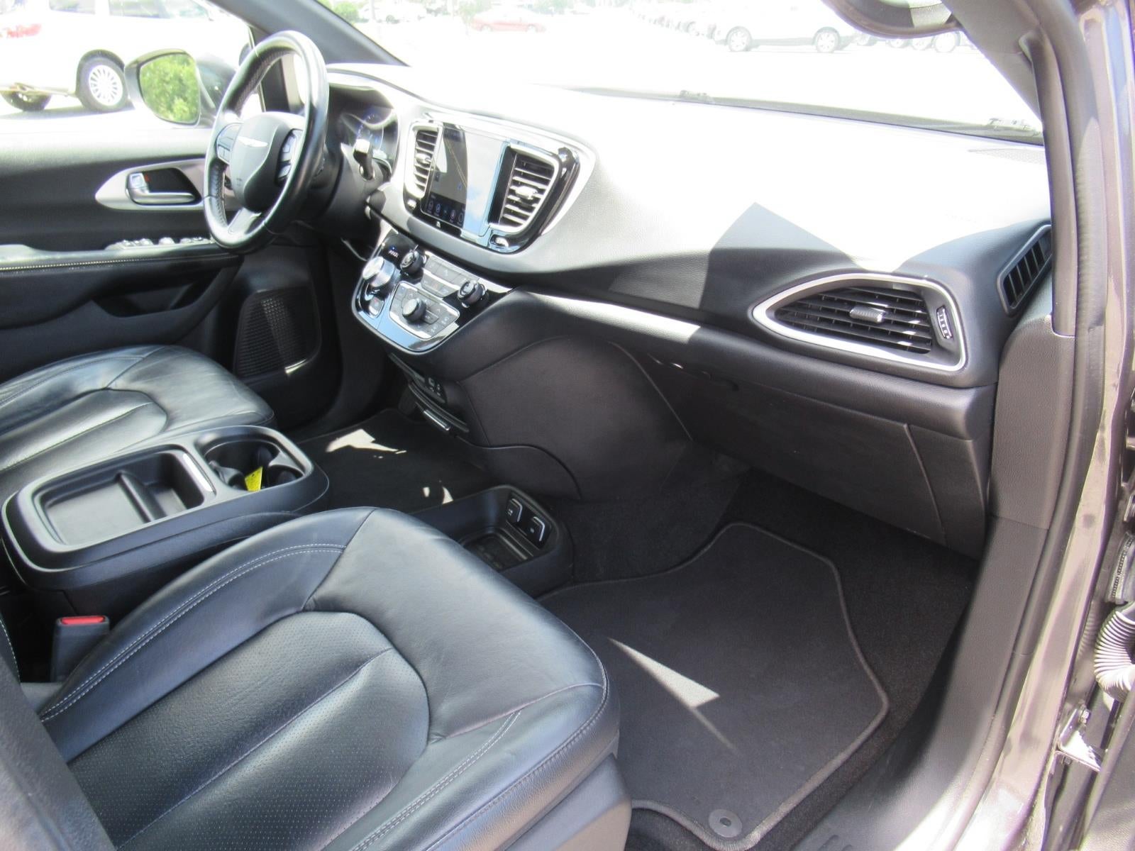 2020 Chrysler Pacifica Touring L
