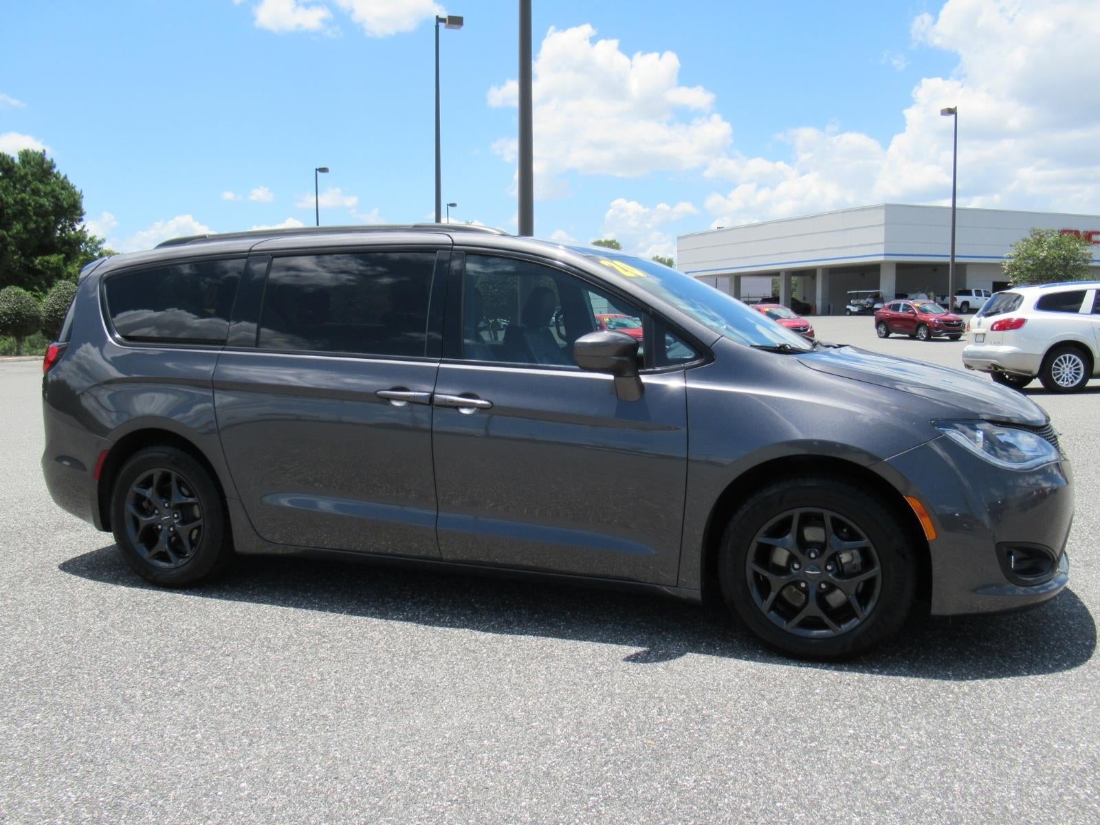 2020 Chrysler Pacifica Touring L