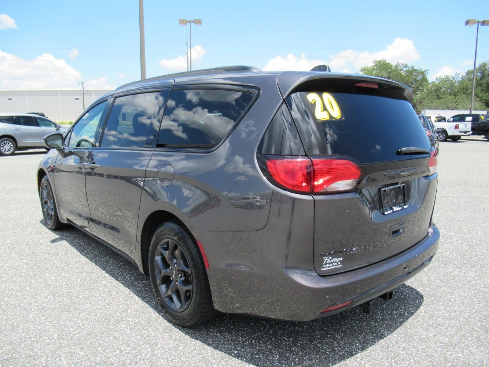 2020 Chrysler Pacifica Touring L
