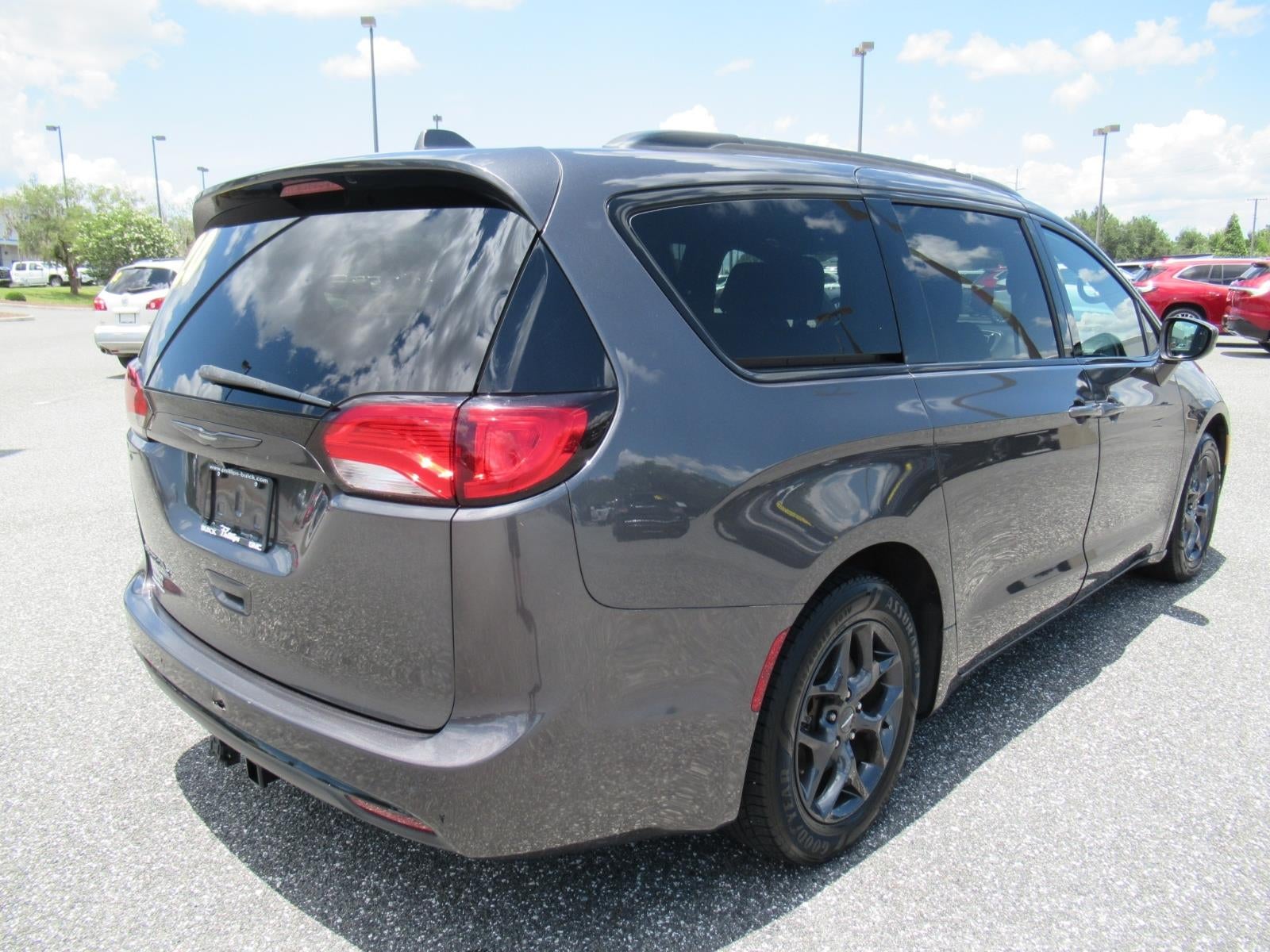 2020 Chrysler Pacifica Touring L