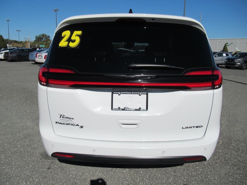 2025 Chrysler Pacifica Limited