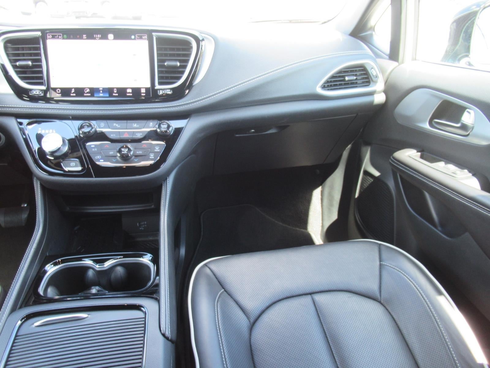 2026 Chrysler Pacifica Limited - Photo 14
