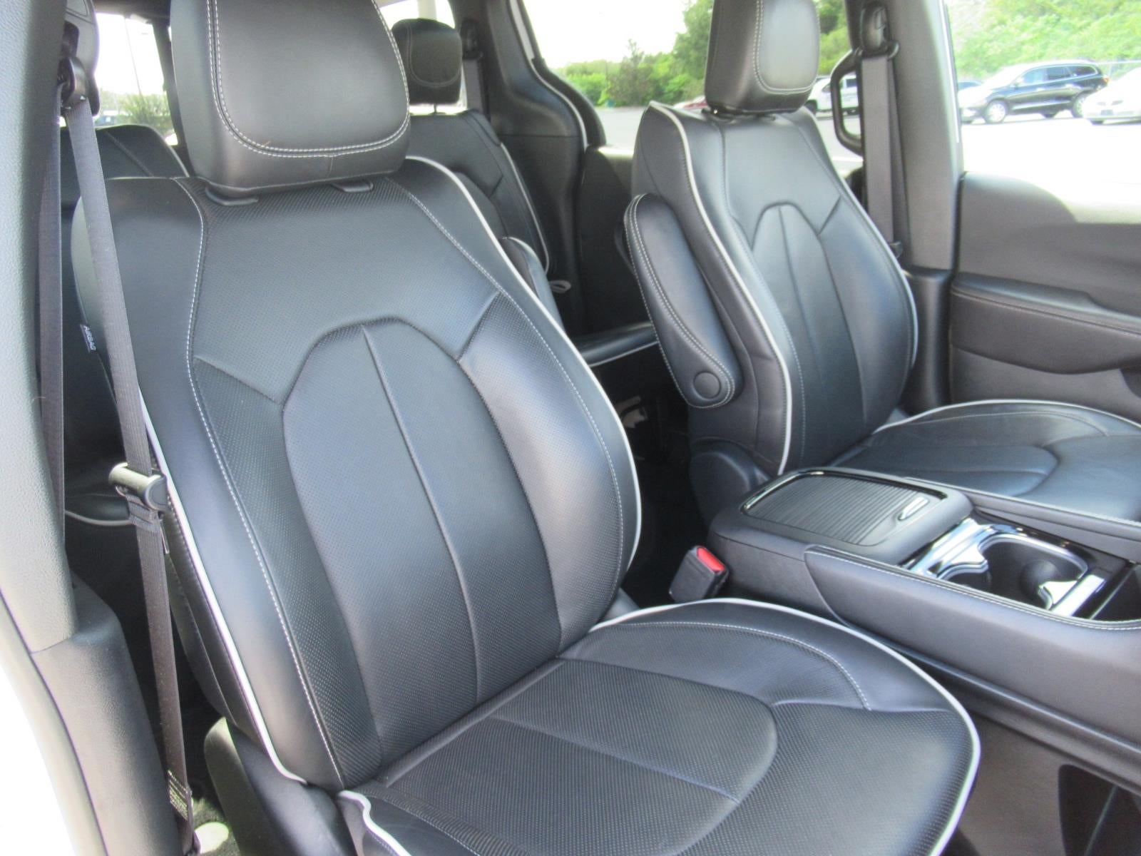 2026 Chrysler Pacifica Limited - Photo 9